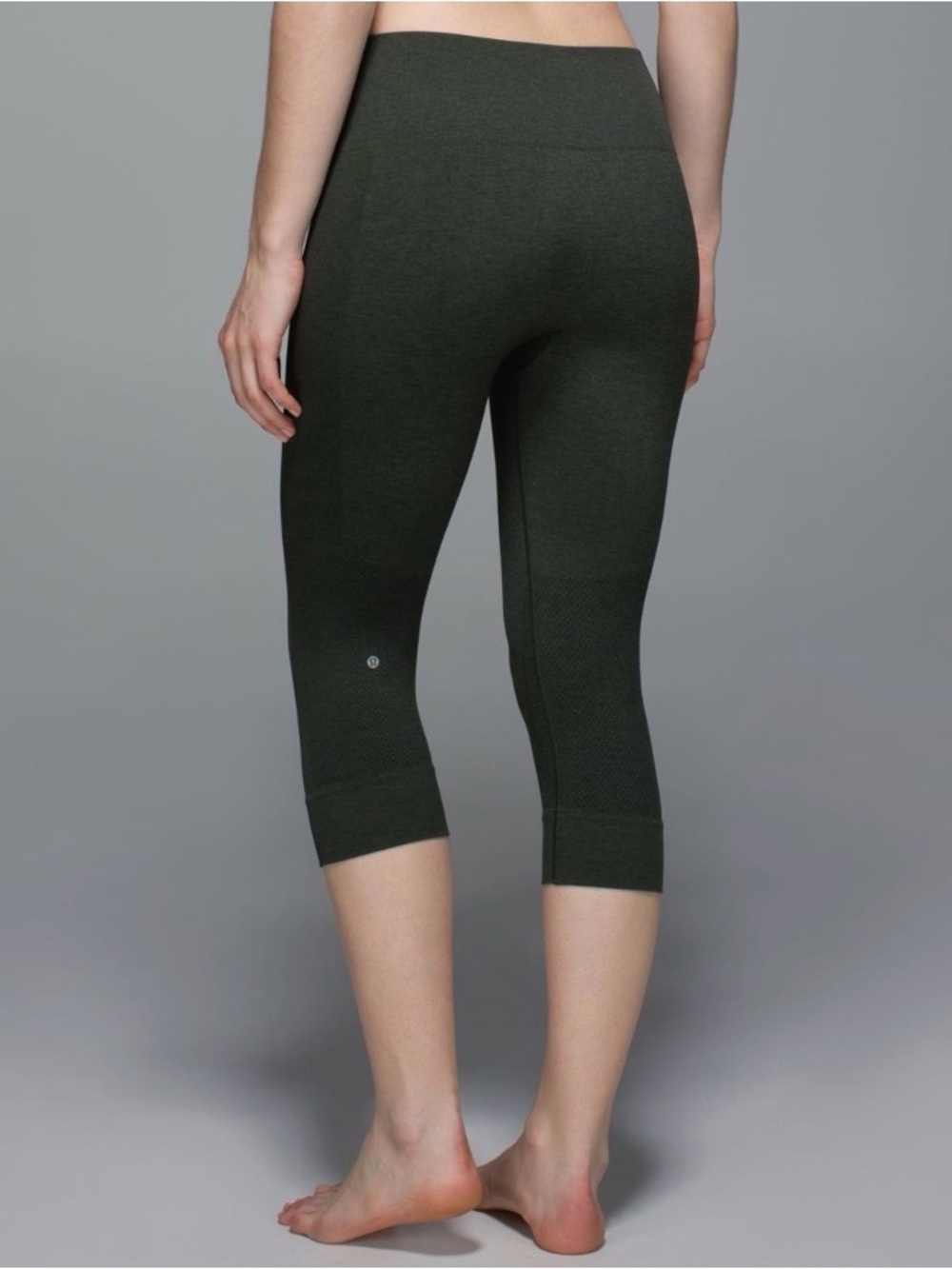 LN Lululemon Seamlessly Street Crop